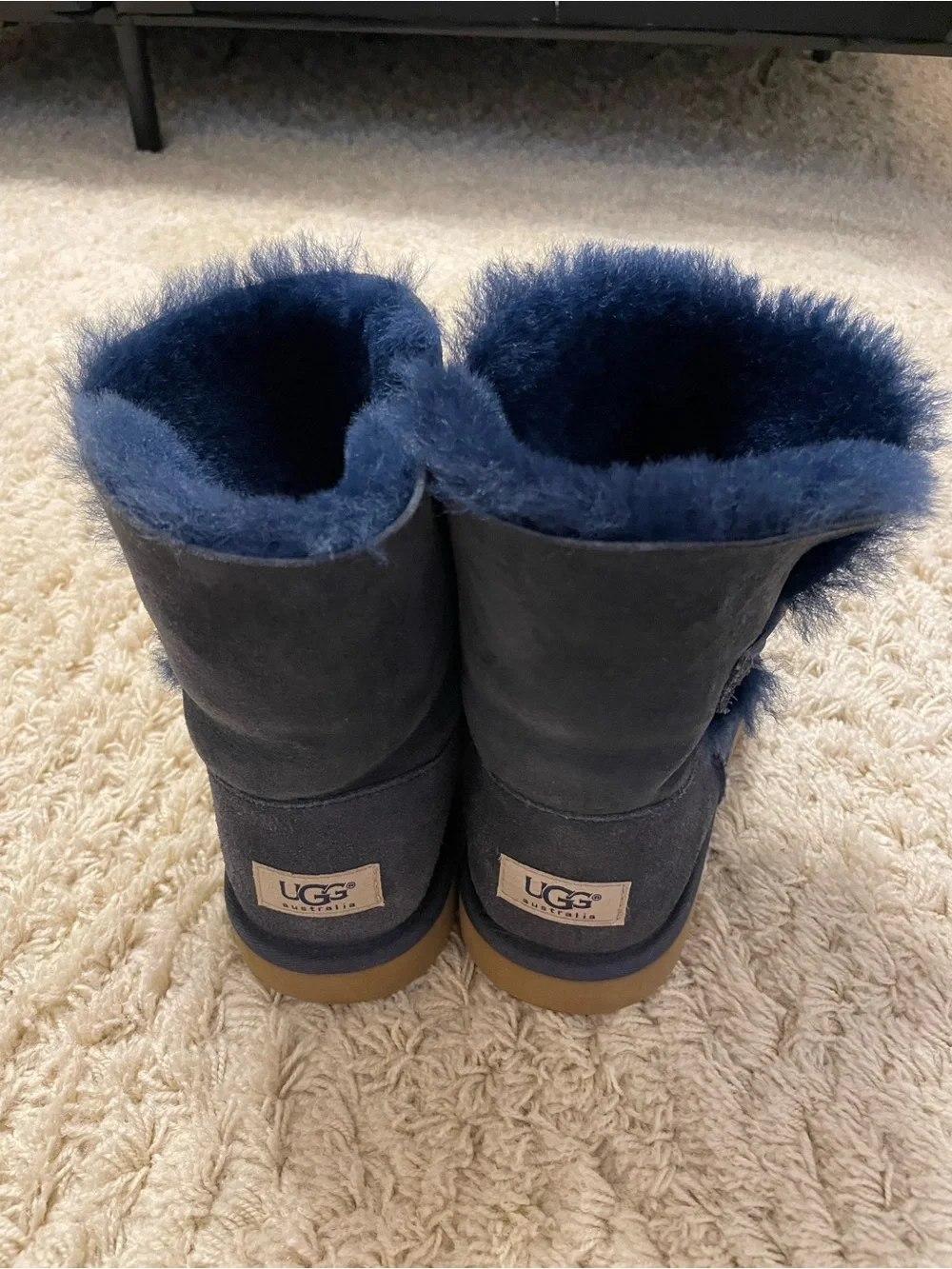 Uggs Kids Plush-Lined Short Winter Boots in Navy 6Y